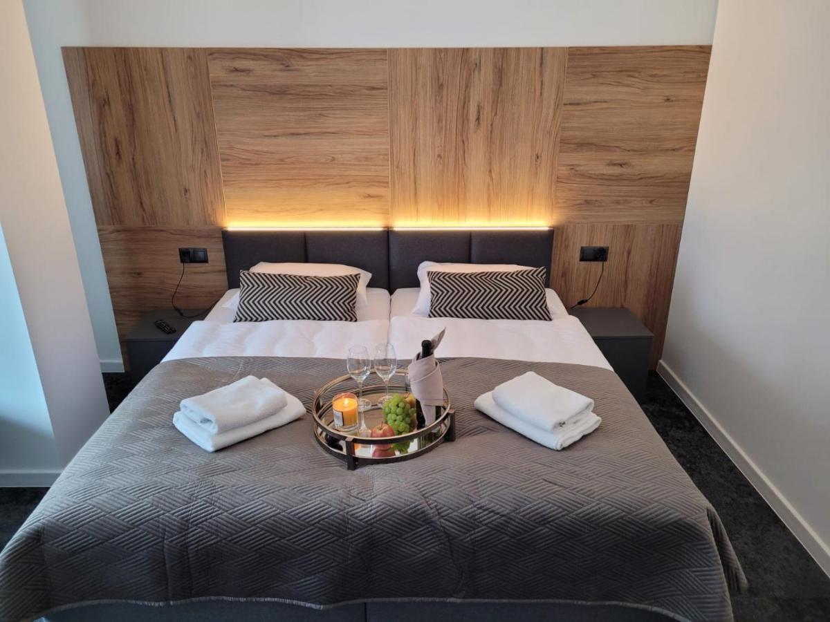 Bed and Breakfast Good Sleep Kolonowskie Exterior foto